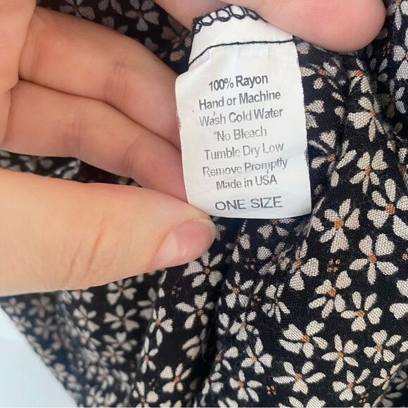 BRANDY MELVILLE | cut out detail tank top - Picture 6 of 6